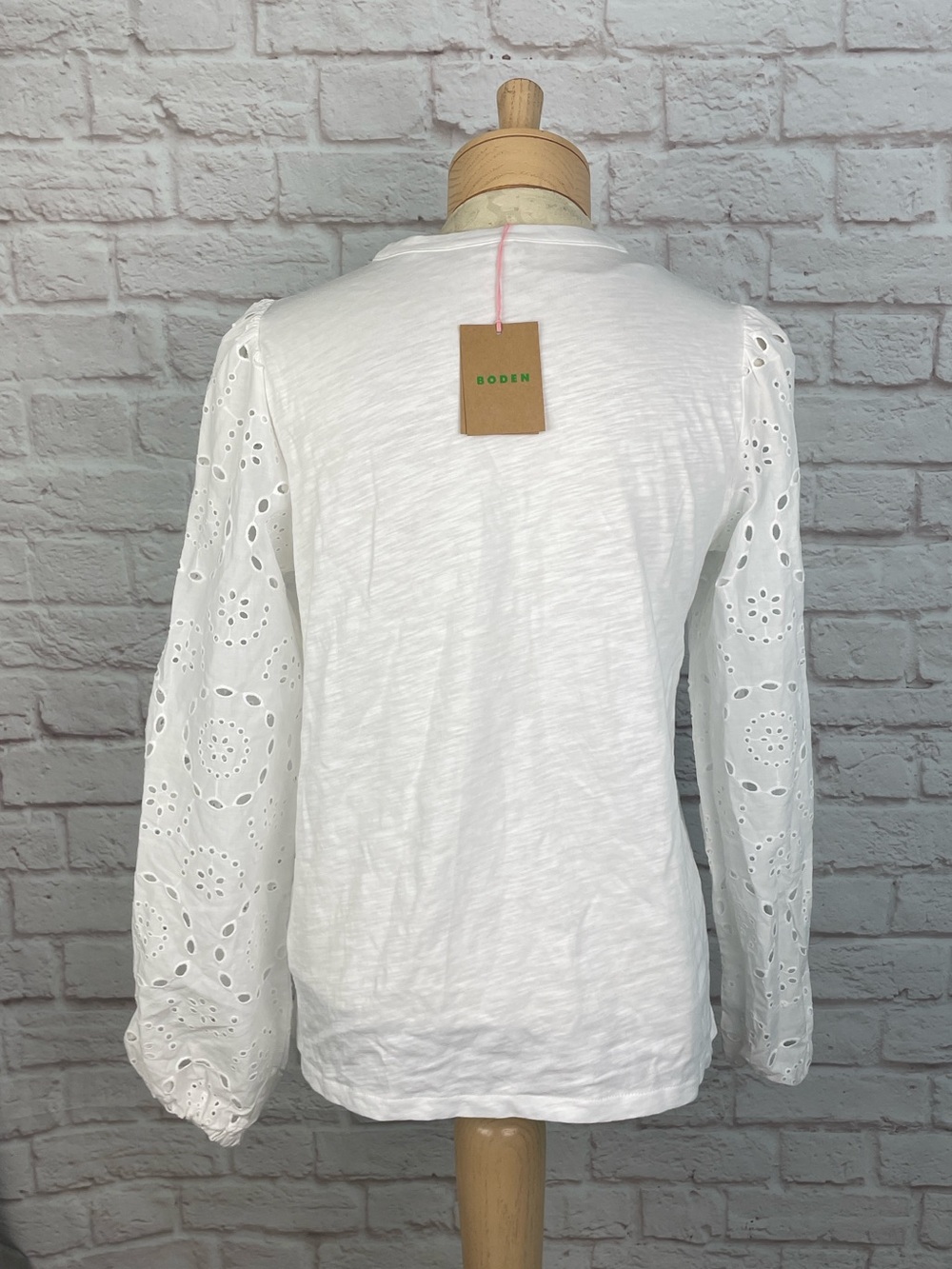 Boden White Cotton Button Down Eyelet Blouse Size 8 - Picture 2 of 5